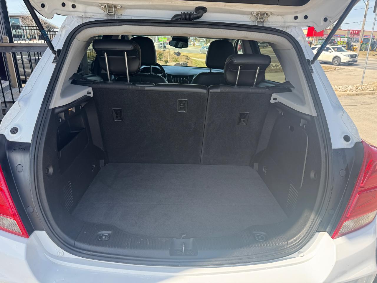 2019 Chevrolet Trax AWD 4dr LT - Photo #5