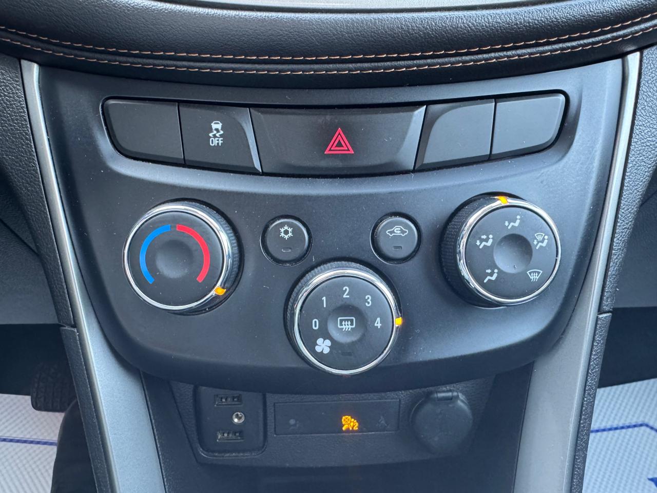 2019 Chevrolet Trax AWD 4dr LT - Photo #23