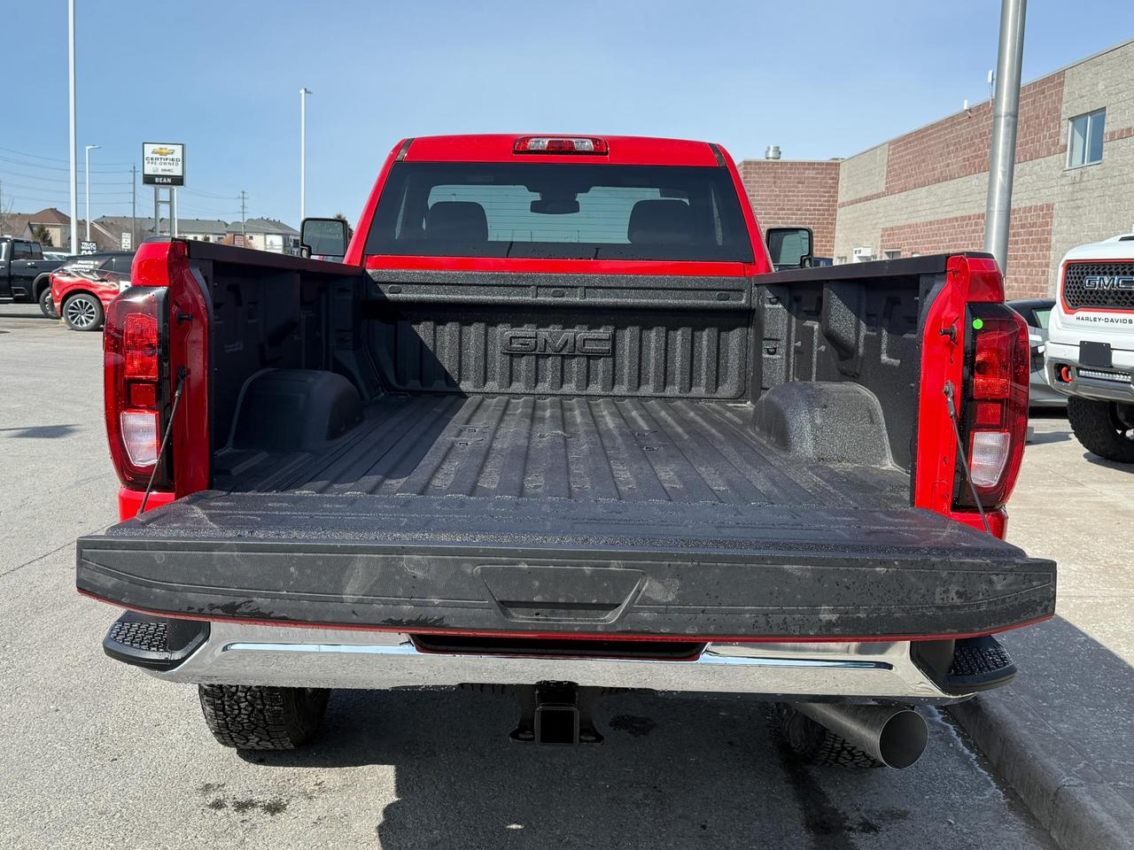 2025 GMC Sierra 3500 HD SLE 6.6L V8 DURAMAX WITH REMOTE START/ENTRY, HEATED SEATS, HEATED STEERING WHEEL, CRUISE CONTROL, VINYL FLOORING, HD REAR VISION CAMERA, APPLE CARPLAY AND ANDROID AUTO Photo