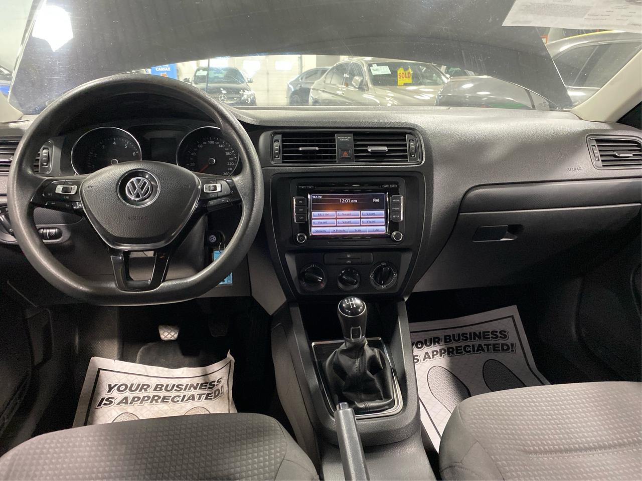 2015 Volkswagen Jetta Trendline Manual Photo