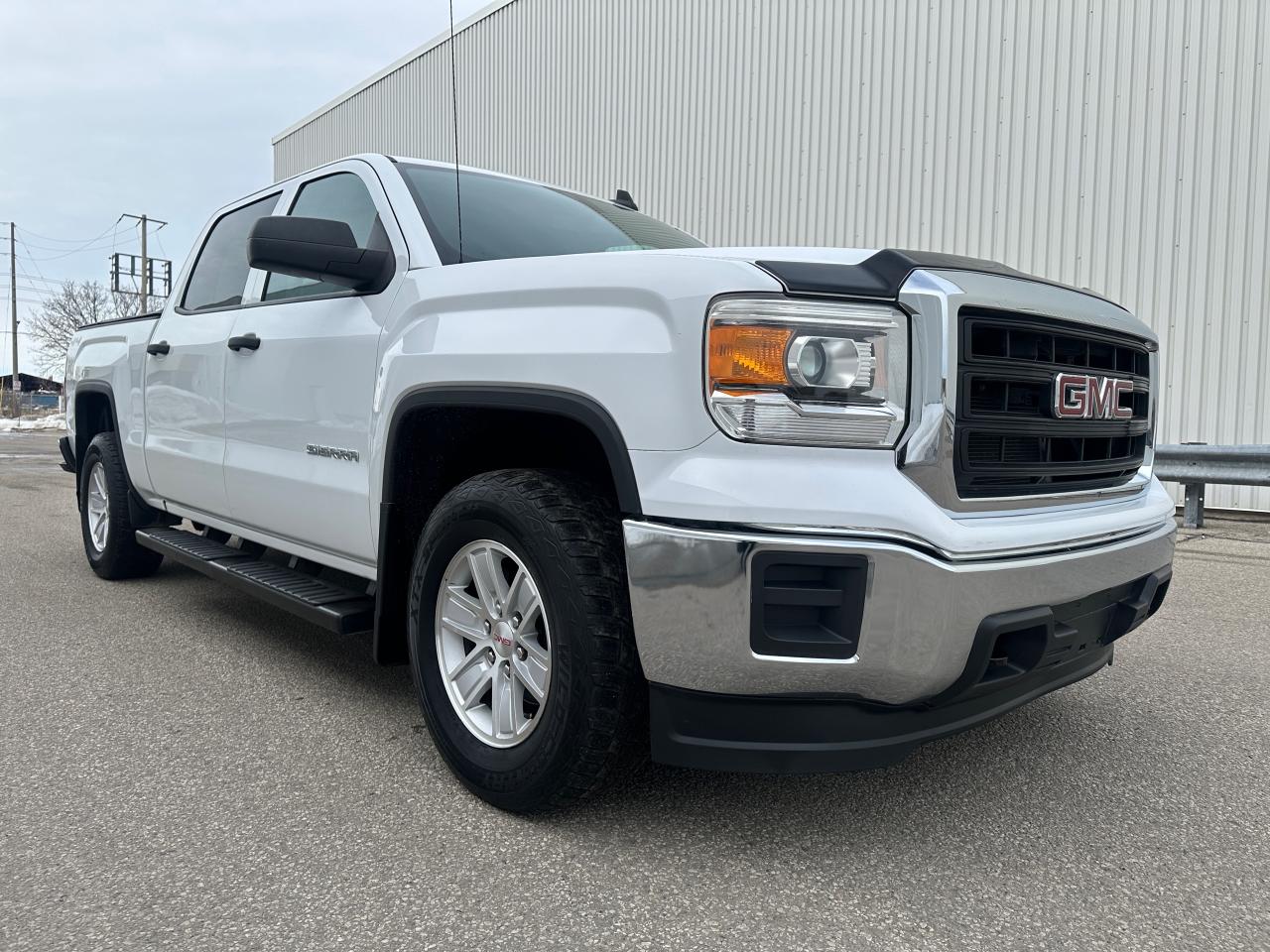 Used 2015 GMC Sierra 1500 Crew Cab 4WD SHORT BOX for sale in Mississauga, ON