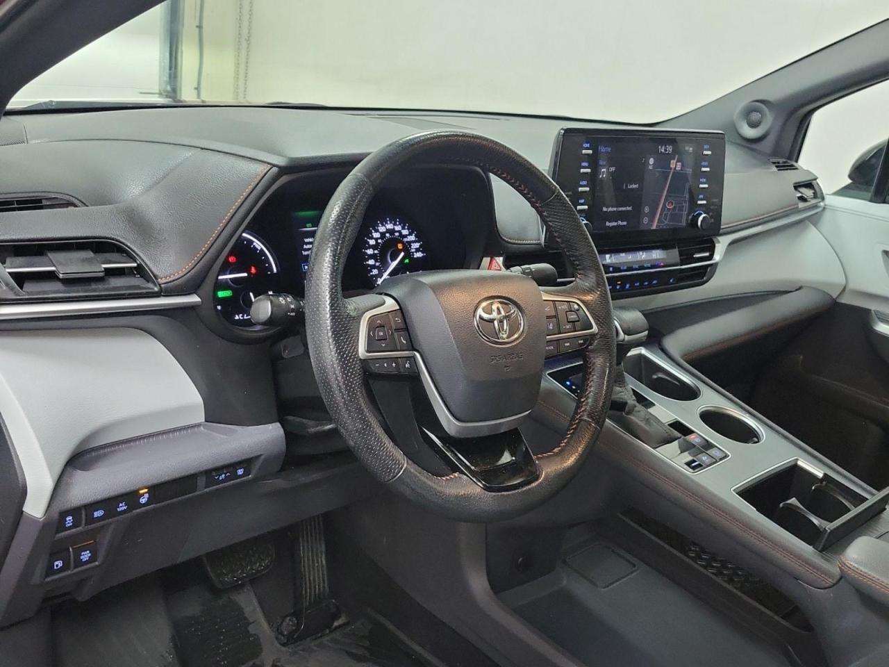 2021 Toyota Sienna XSE 7-Passenger AWD - Photo #8