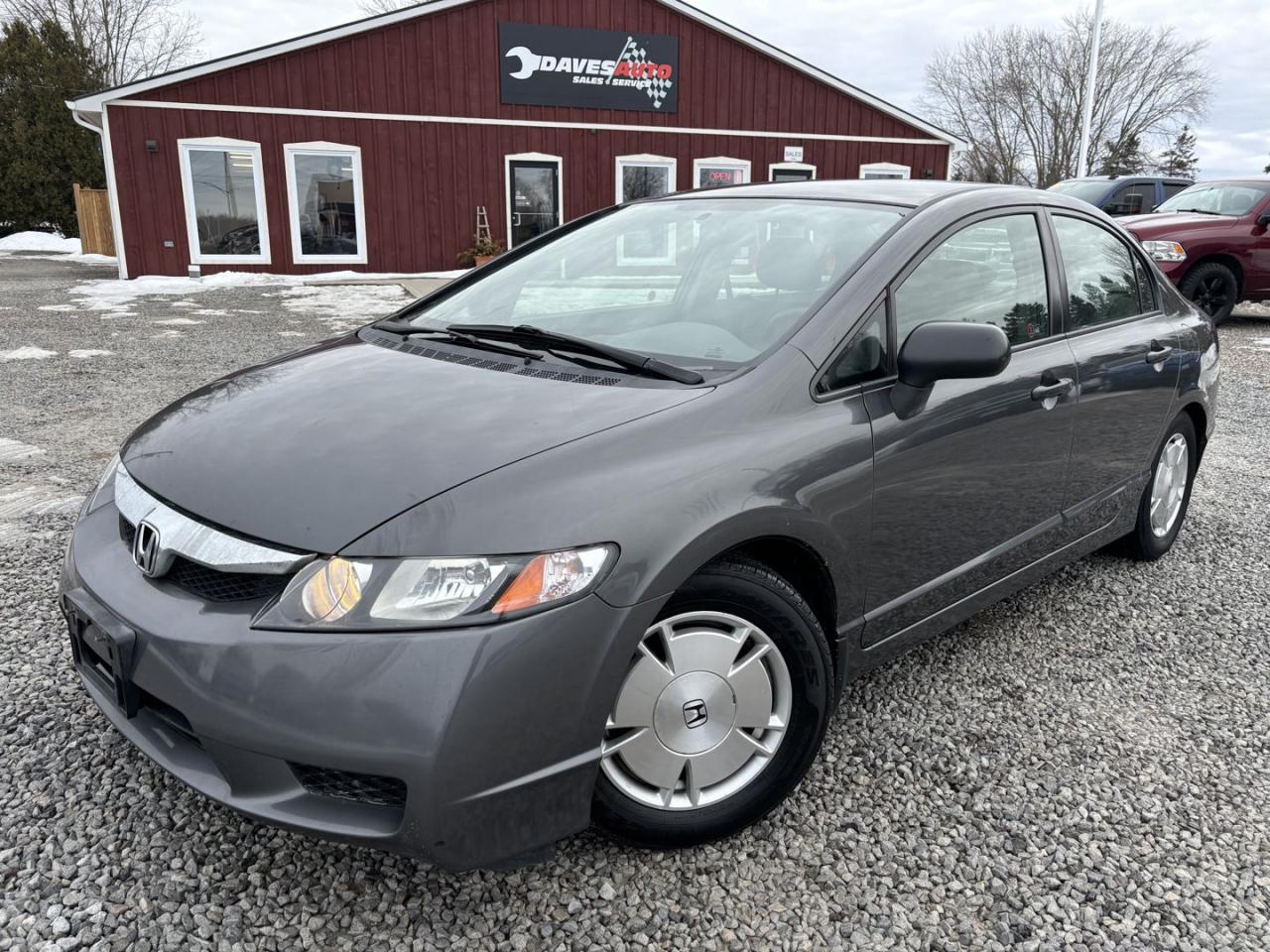 Used 2011 Honda Civic DX-G Sedan 5-Spd MT for sale in Dunnville, ON