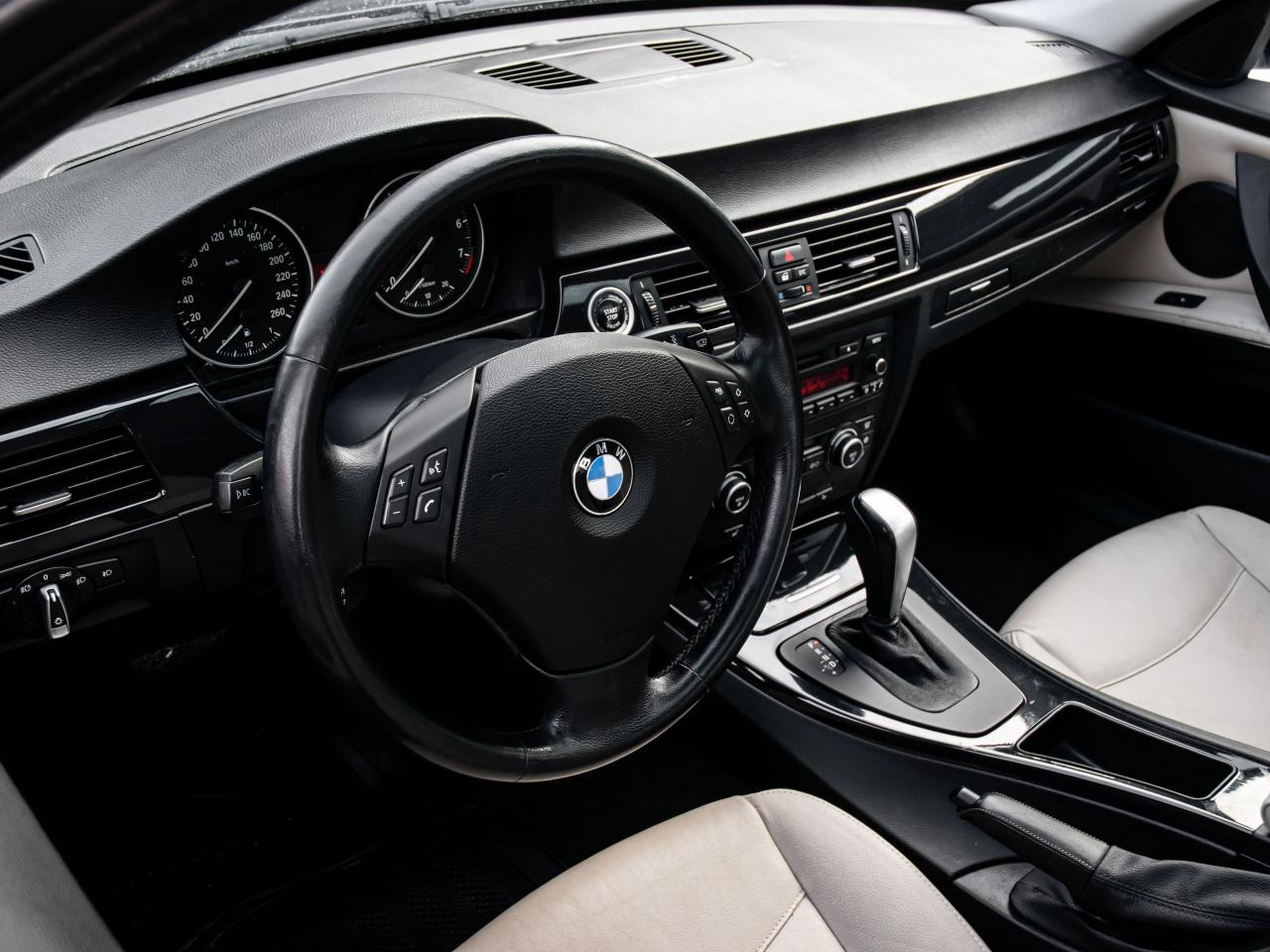 2009 BMW 3 Series 328i xDrive|AWD|LOW KM|PRICE TO SELL Photo2