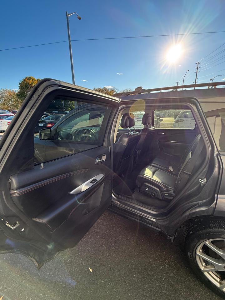 2014 Dodge Journey R/T Rallye Photo