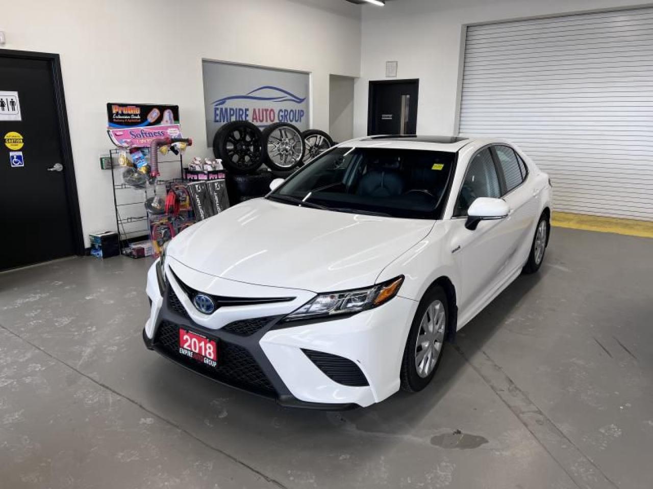 Used 2018 Toyota Camry HYBRID SE for sale in London, ON