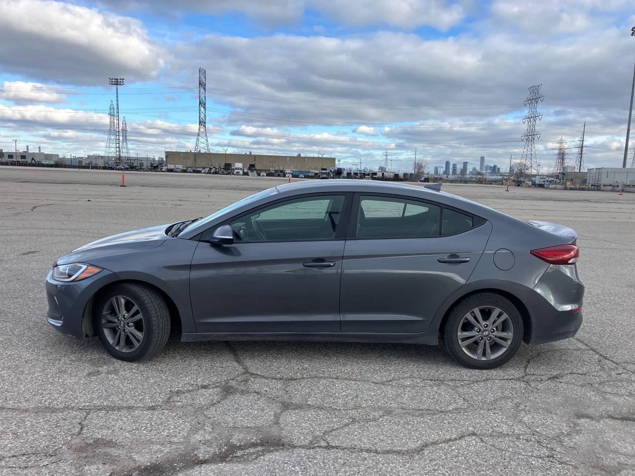 2017 Hyundai Elantra GL Photo4