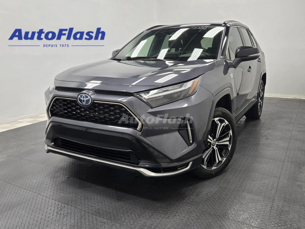 Used 2023 Toyota RAV4 Prime PRIME XSE, HYBRID, AWD, CARPLAY, VOLANT CHAUFF for sale in Saint-Hubert, QC