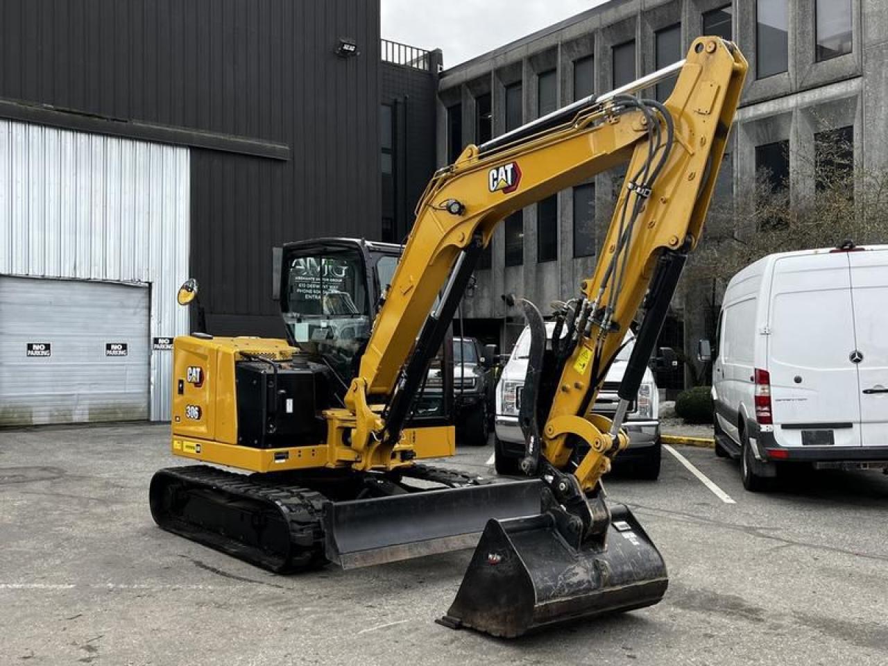 Used 2024 CATERPILLAR 306 E2 Compact Radius Excavator for sale in Burnaby, BC