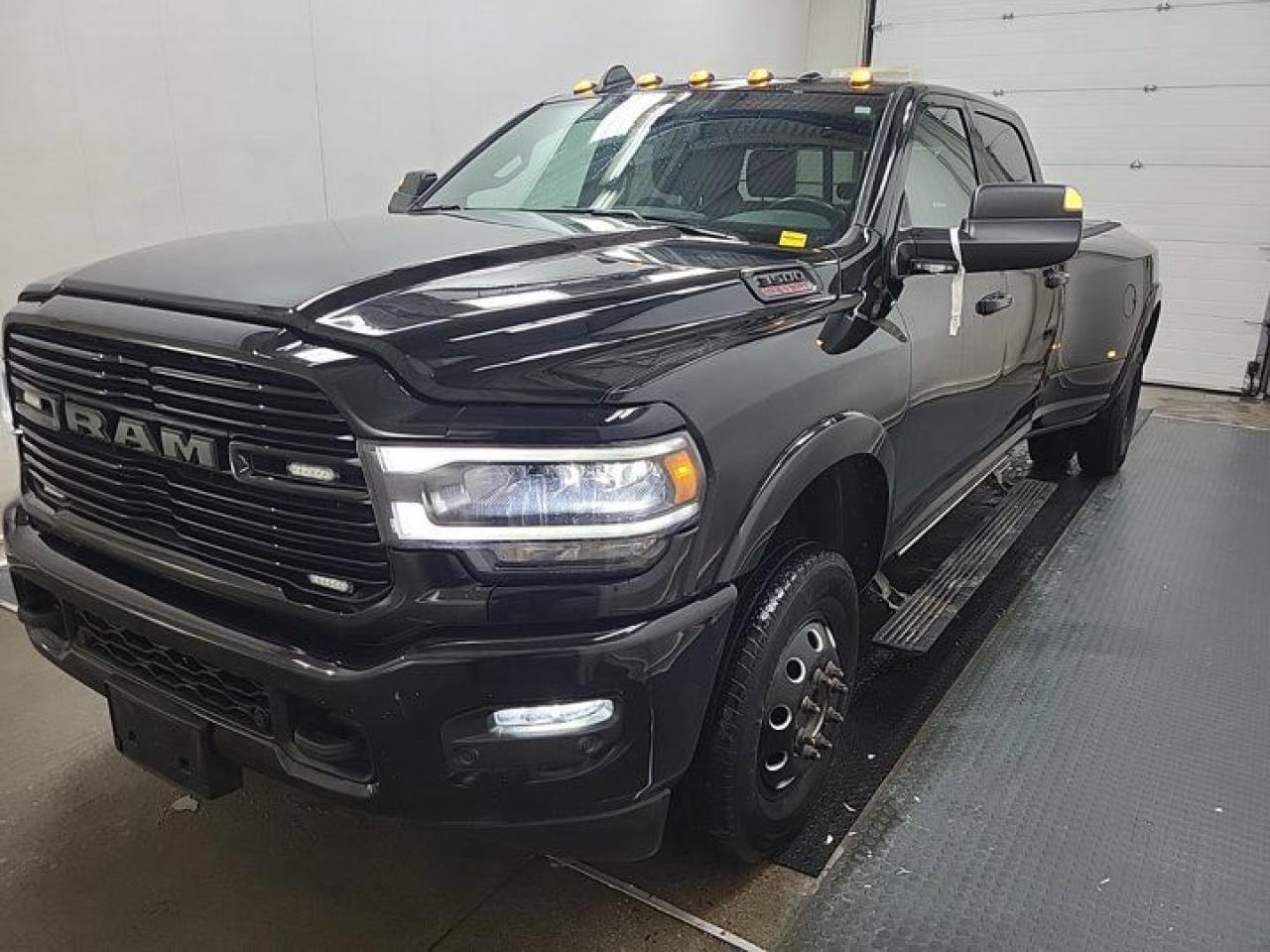 Used 2022 RAM 3500 Laramie Crew 4X4 | Dually | 6.7L Cummins Diesel | 8' Box | Night Edition | Leather | Sunroof | Nav | for sale in Guelph, ON