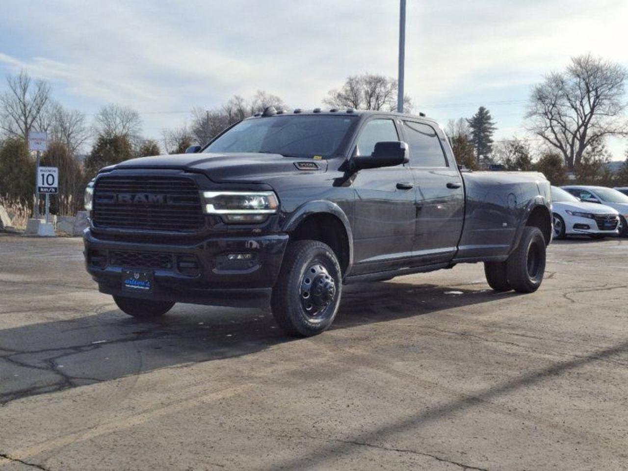 Used 2022 RAM 3500 Laramie Crew 4X4 | Dually | 6.7L Cummins Diesel | 8' Box | Night Edition | Leather | Sunroof | Nav | for sale in Guelph, ON