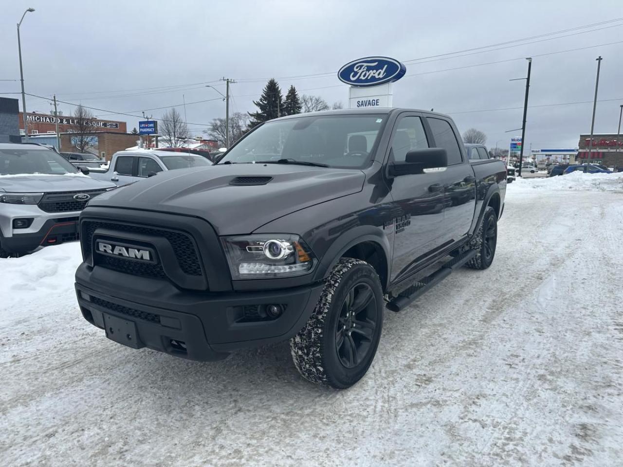 Used 2022 RAM 1500 Classic Warlock cabine d'équipe 4x4 caisse de 5 pi 7 po for sale in Sturgeon Falls, ON