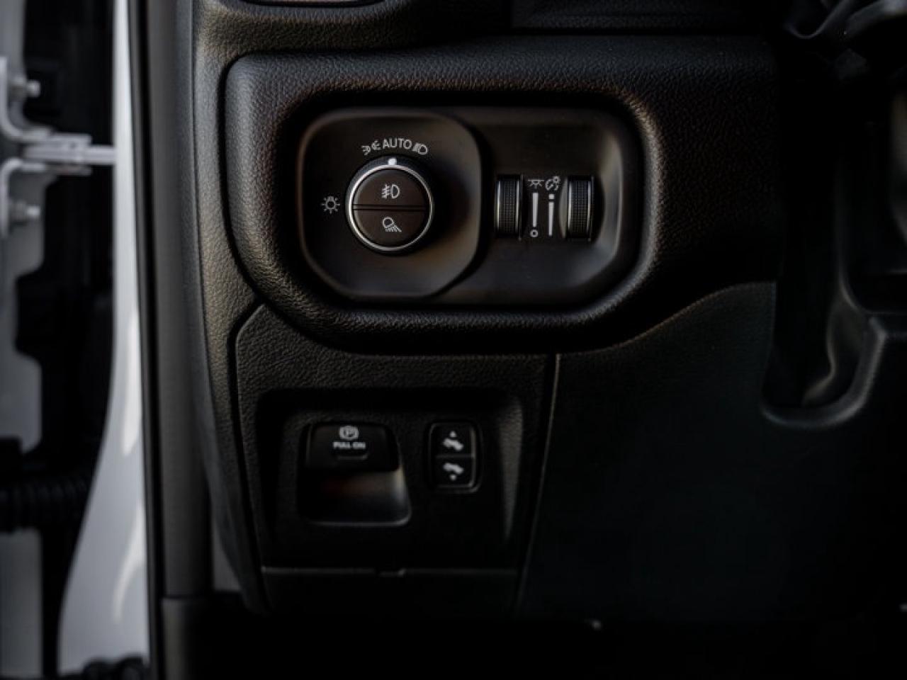 2025 RAM 1500 SPORT Photo