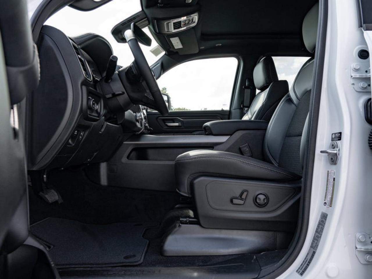 2025 RAM 1500 SPORT Photo