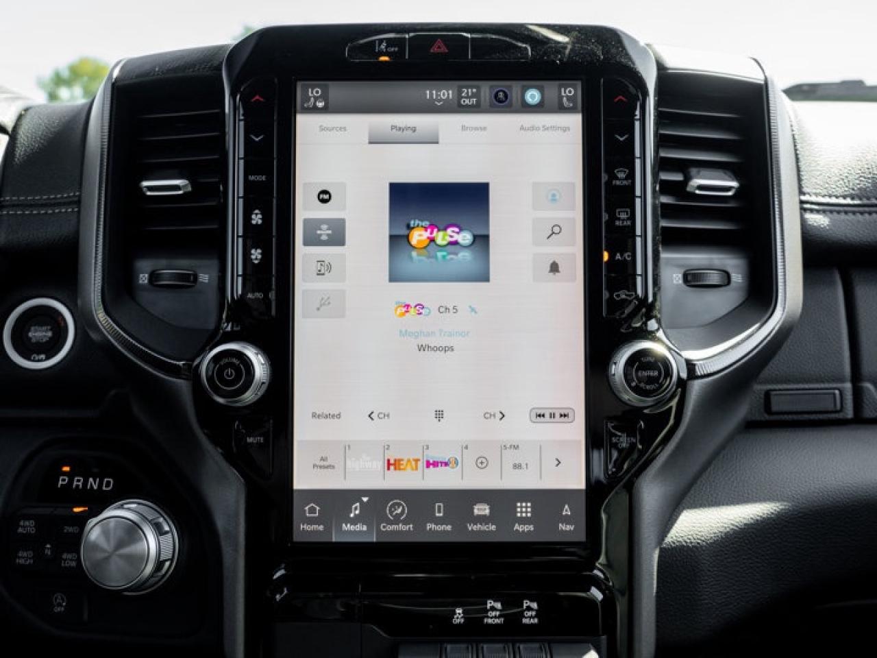 2025 RAM 1500 SPORT Photo