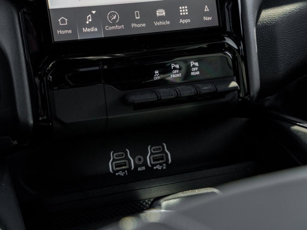 2025 RAM 1500 SPORT Photo