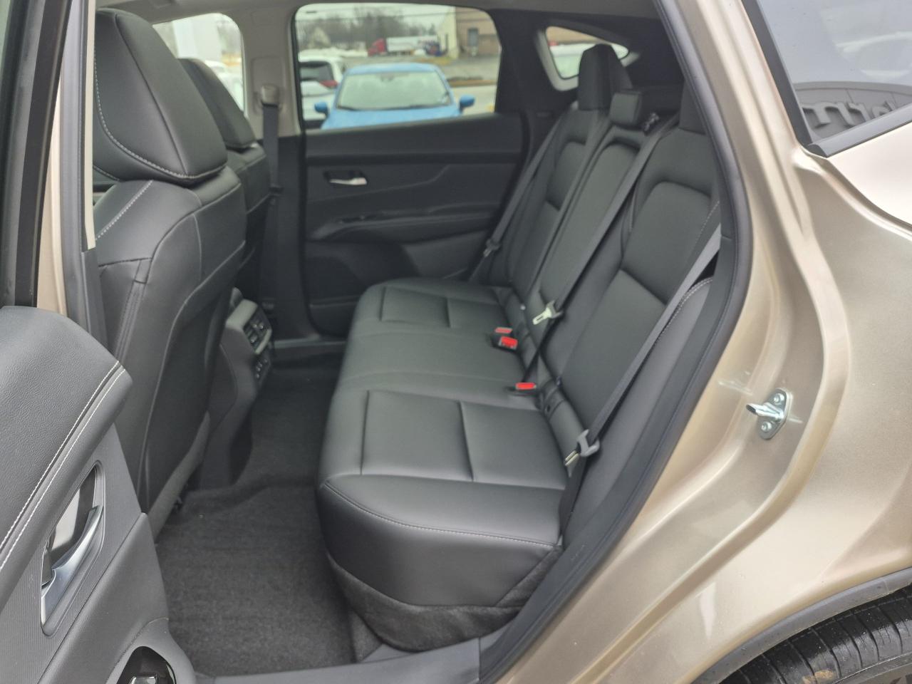 2025 Nissan Murano SL Photo33