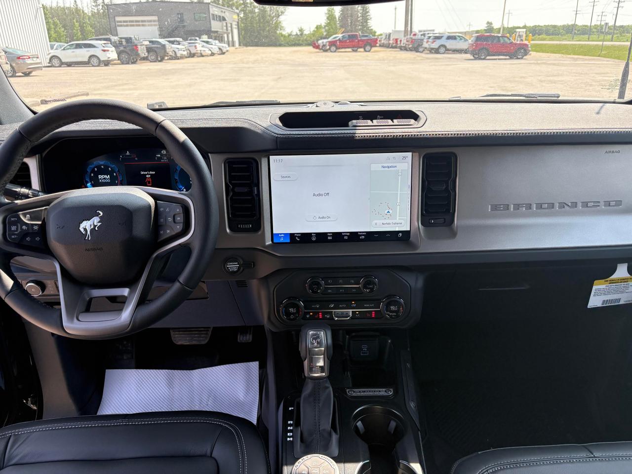 2025 Ford Bronco OUTER BANKS 4 DOOR 4X4 Photo5