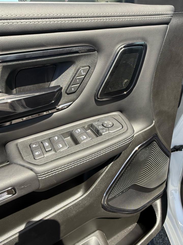 2025 RAM 1500 Limited 4x4 Crew Cab 5'7" Box Photo12