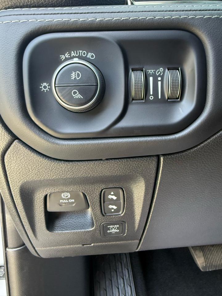 2025 RAM 1500 Limited 4x4 Crew Cab 5'7" Box Photo14