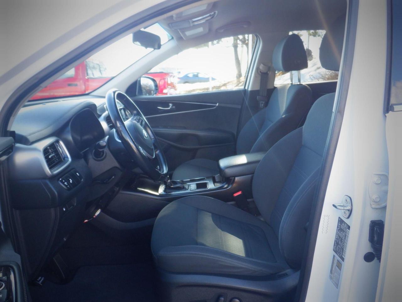 2020 Kia Sorento LX+ V6 - Photo #3