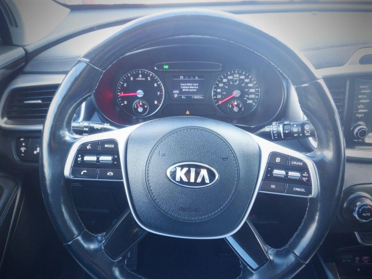2020 Kia Sorento LX+ V6 - Photo #4