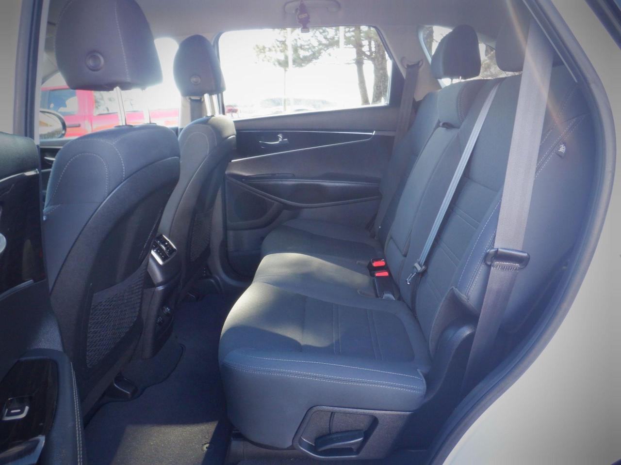 2020 Kia Sorento LX+ V6 - Photo #8