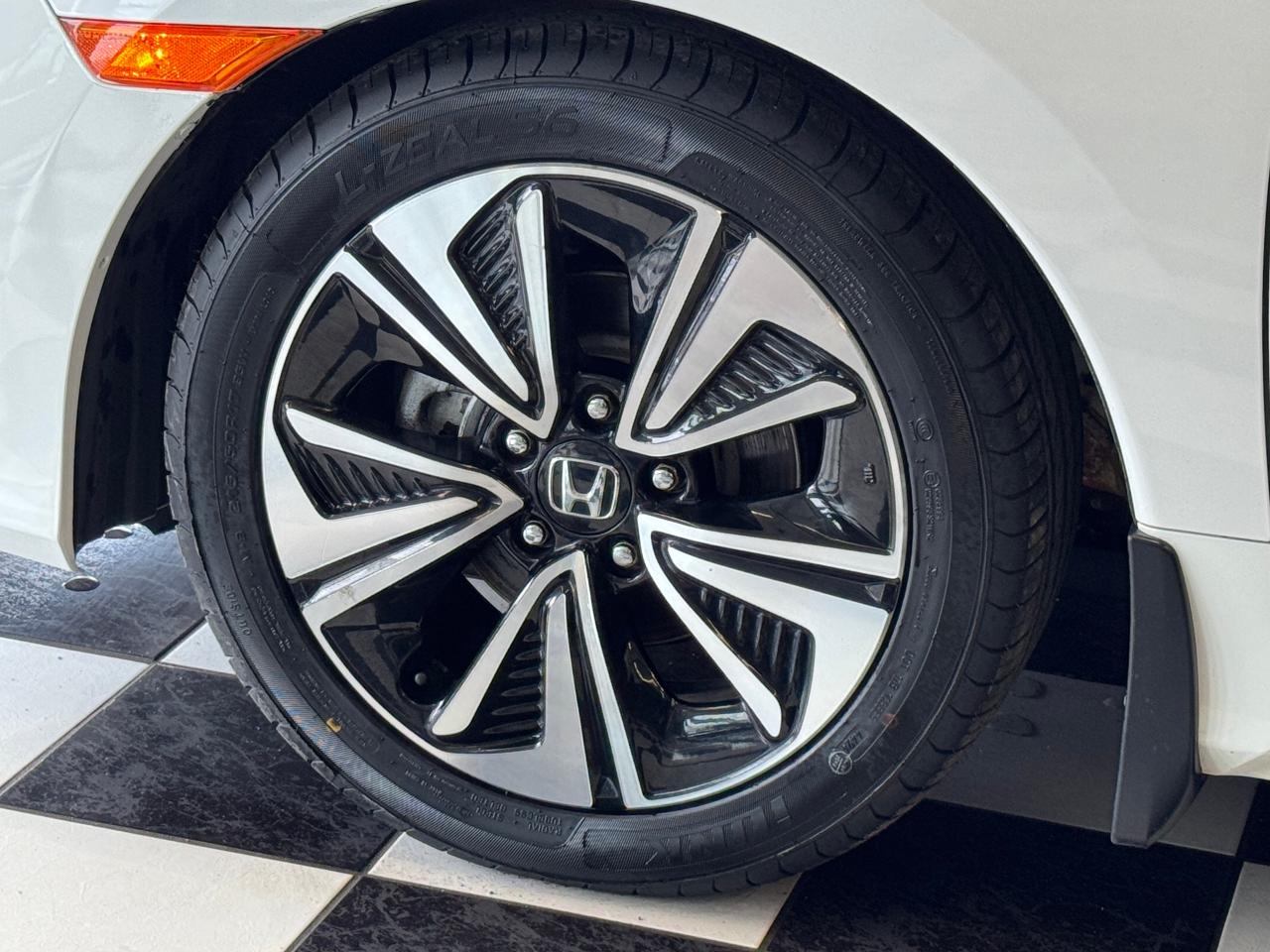 2017 Honda Civic EX-T+Roof+Adaptive Cruise+New Tires+CLEAN CARFAX - Photo #50