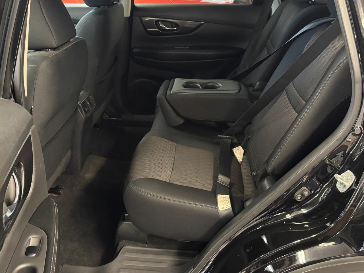2017 Nissan Rogue SV Tech AWD+GPS+PANO Roof+Remote Start+360 Camera - Photo #27