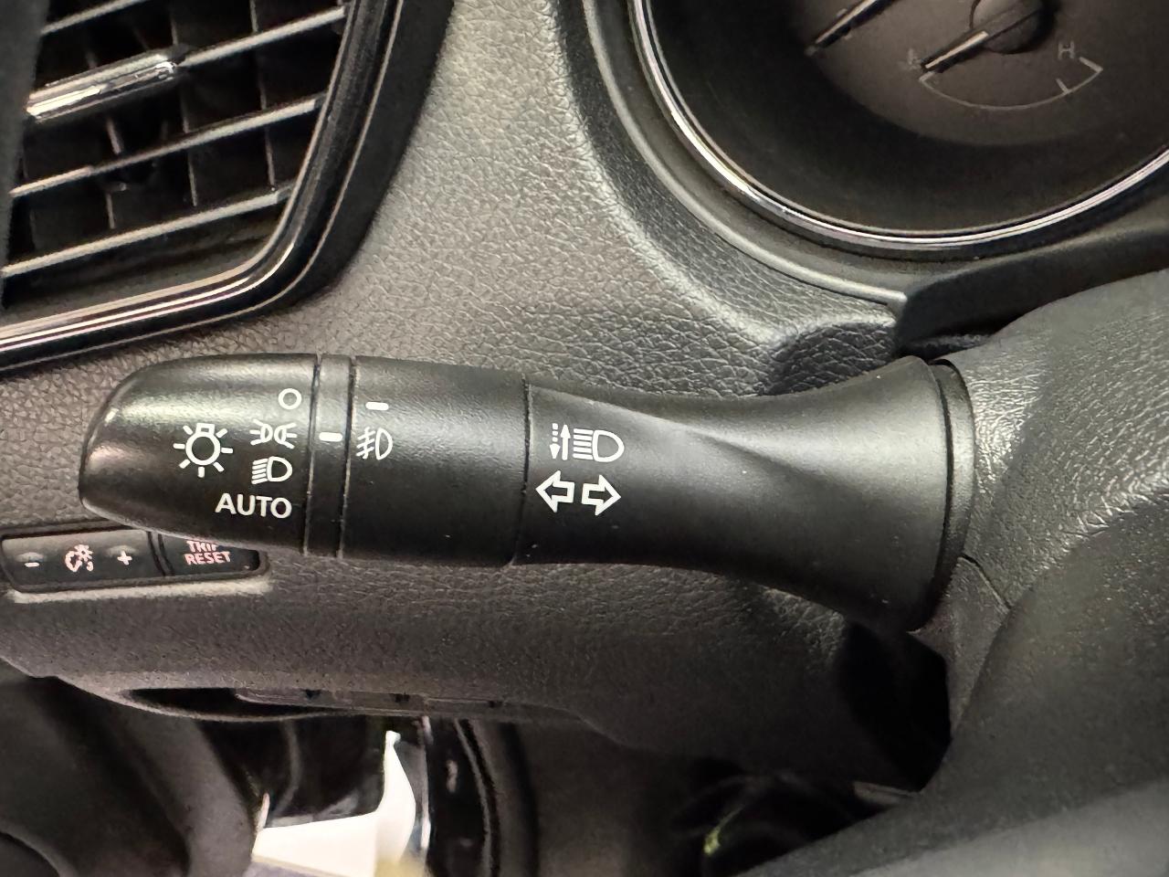 2017 Nissan Rogue SV Tech AWD+GPS+PANO Roof+Remote Start+360 Camera - Photo #49