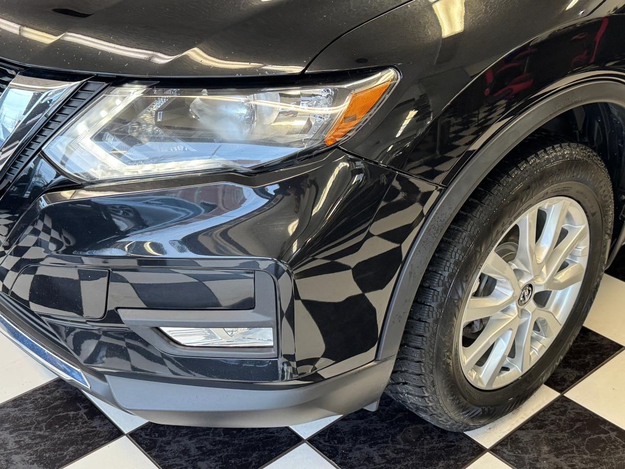 2017 Nissan Rogue SV Tech AWD+GPS+PANO Roof+Remote Start+360 Camera - Photo #39
