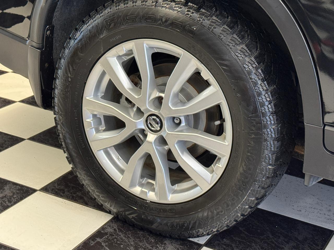 2017 Nissan Rogue SV Tech AWD+GPS+PANO Roof+Remote Start+360 Camera - Photo #56