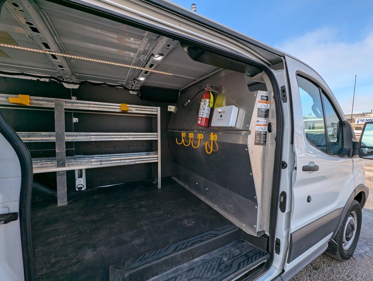 2018 Ford Transit T-250 - Photo #4