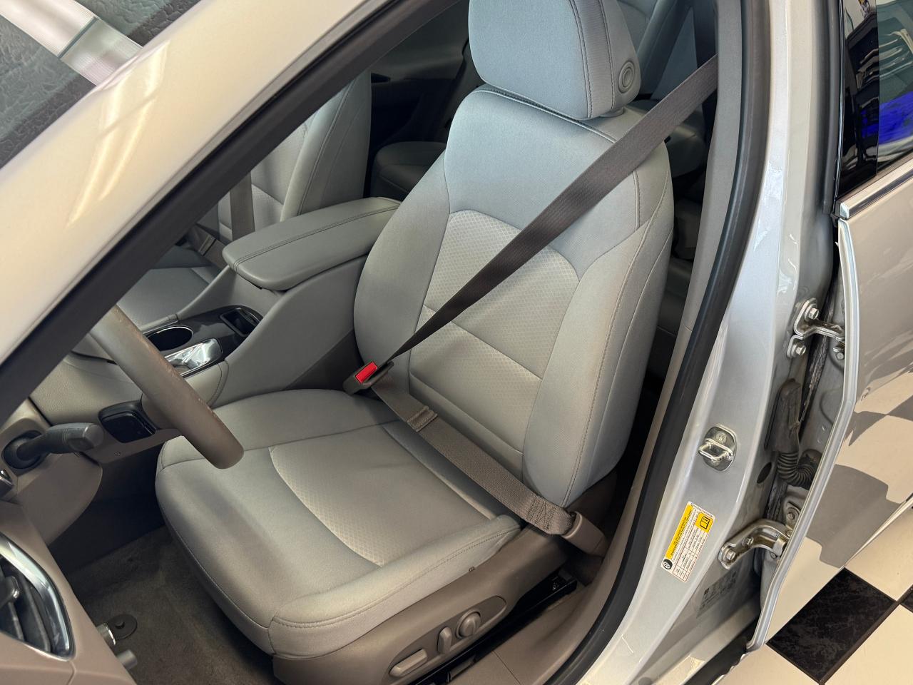 2017 Chevrolet Malibu LT+New Tires+Brakes+Camera+ApplePlay+Remote Start - Photo #19
