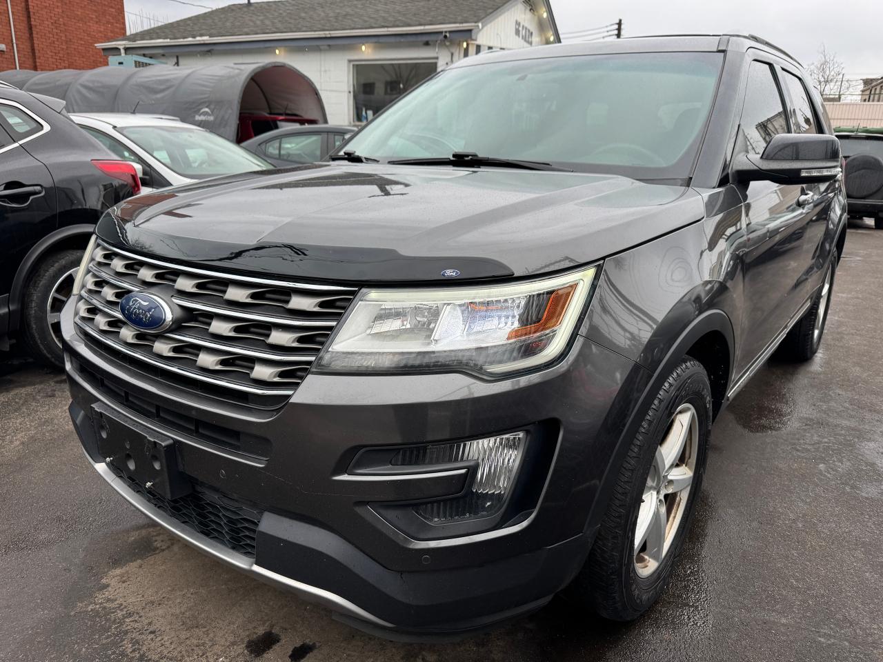 Used 2016 Ford Explorer 4WD 4dr XLT for sale in Hamilton, ON