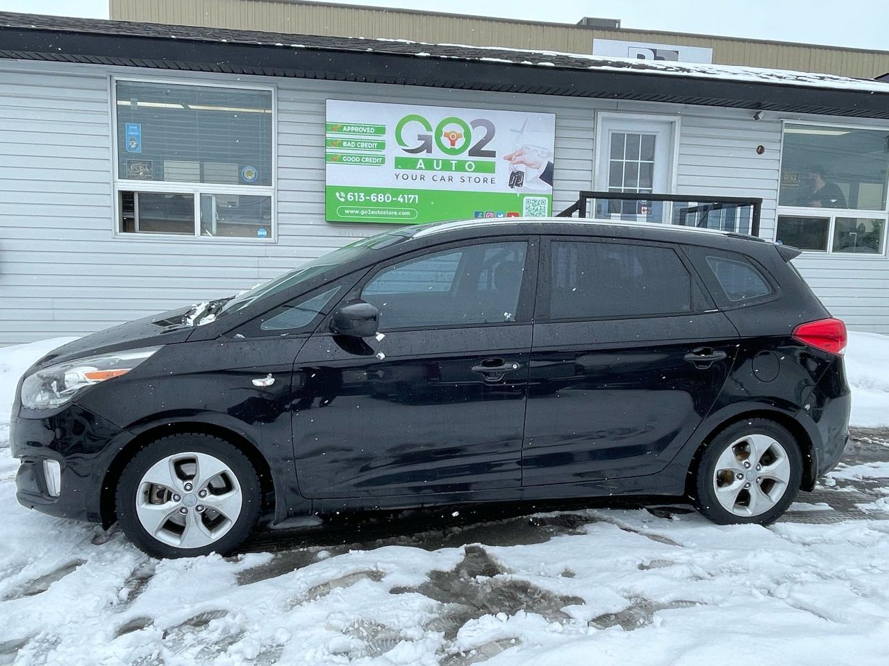 2014 Kia Rondo LX - Photo #4