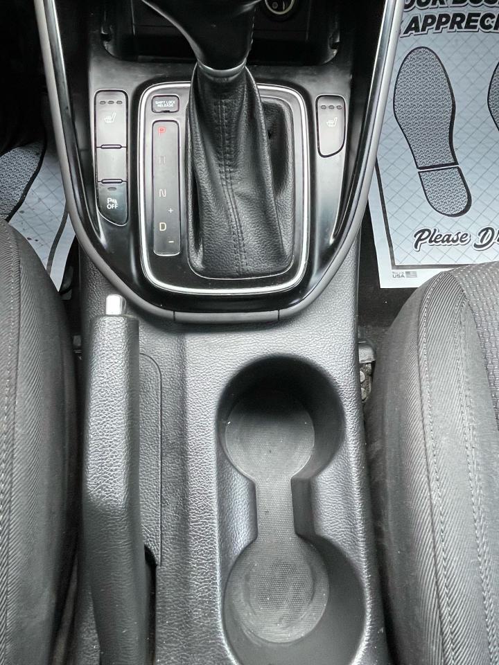 2014 Kia Rondo LX - Photo #9