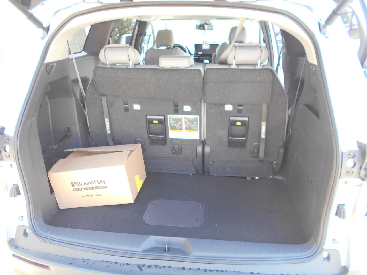 2025 Toyota Sienna XLE-Wheelchair Accessible Side Entry-Power Photo