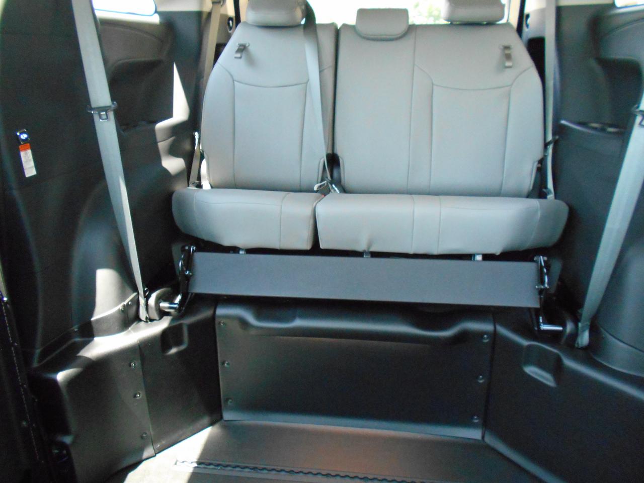 2025 Toyota Sienna XLE-Wheelchair Accessible Side Entry-Power Photo