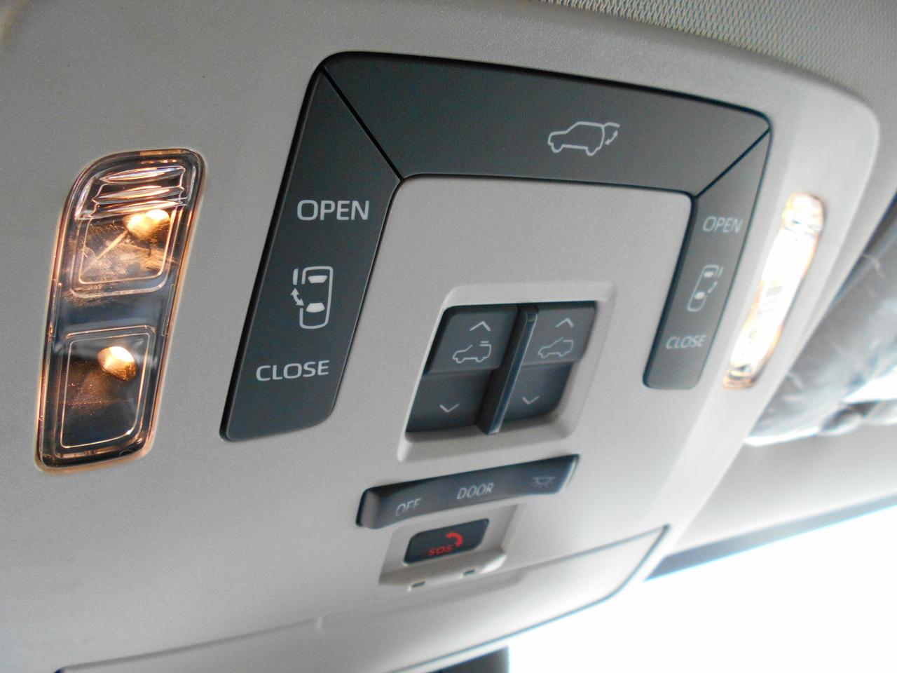 2025 Toyota Sienna XLE-Wheelchair Accessible Side Entry-Power Photo