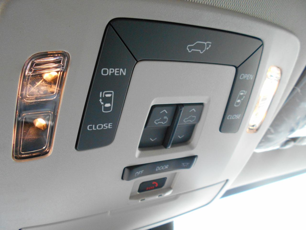 2025 Toyota Sienna XLE-Wheelchair Accessible Side Entry-Power Photo