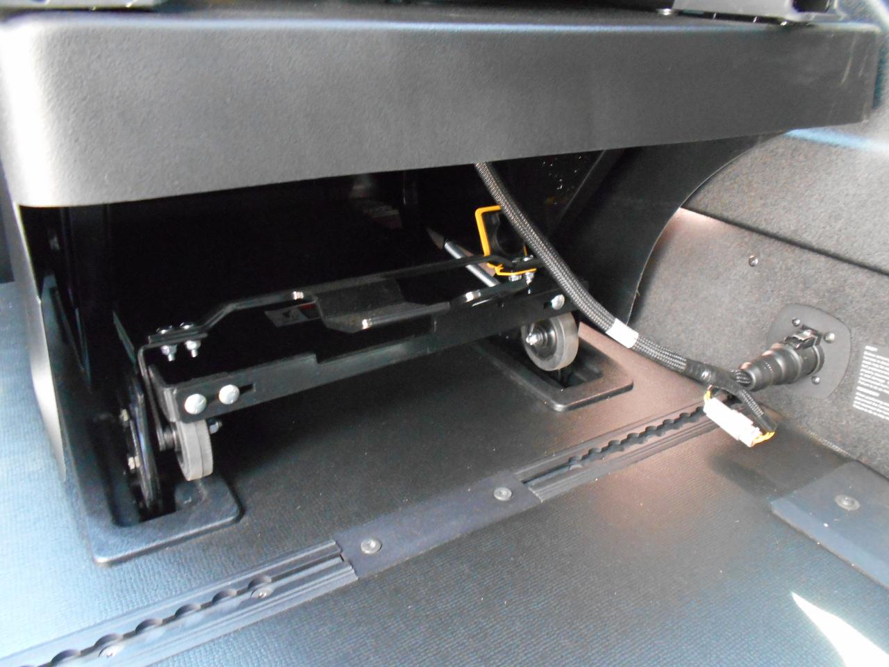 2025 Toyota Sienna XLE-Wheelchair Accessible Side Entry-Power Photo