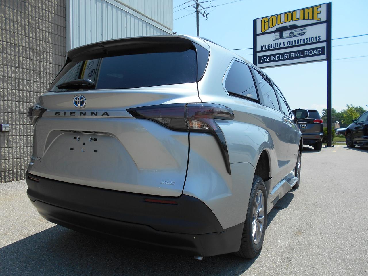 2025 Toyota Sienna XLE-Wheelchair Accessible Side Entry-Power Photo