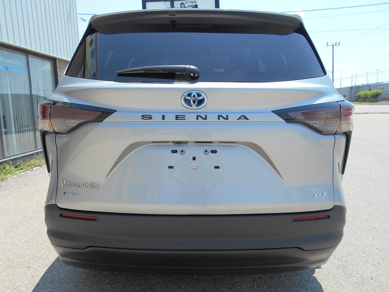 2025 Toyota Sienna XLE-Wheelchair Accessible Side Entry-Power Photo