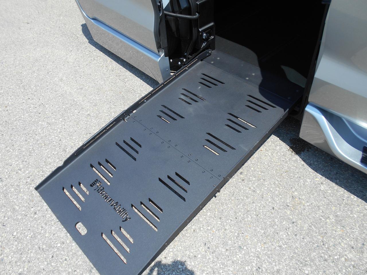 2025 Toyota Sienna XLE-Wheelchair Accessible Side Entry-Power Photo
