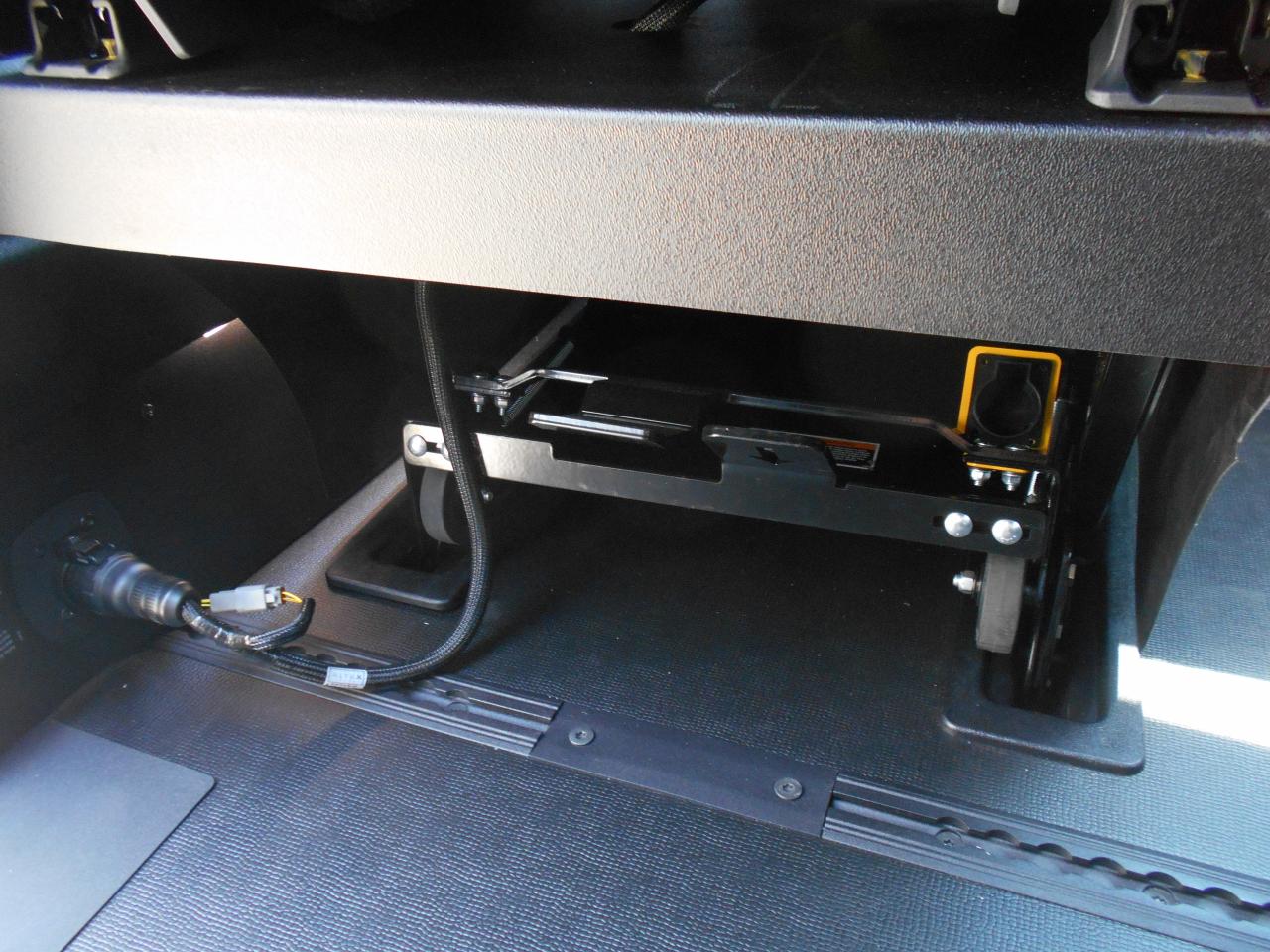2025 Toyota Sienna XLE-Wheelchair Accessible Side Entry-Power Photo