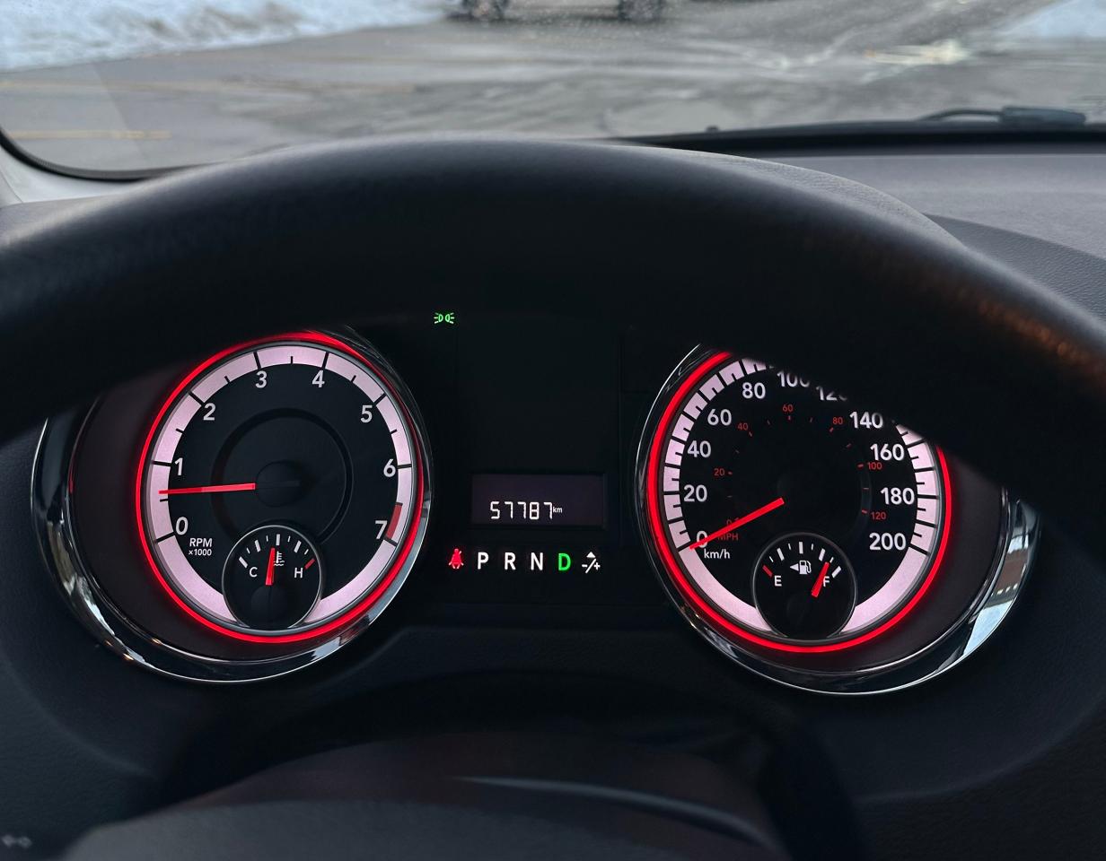 2013 Dodge Grand Caravan SXT Photo2