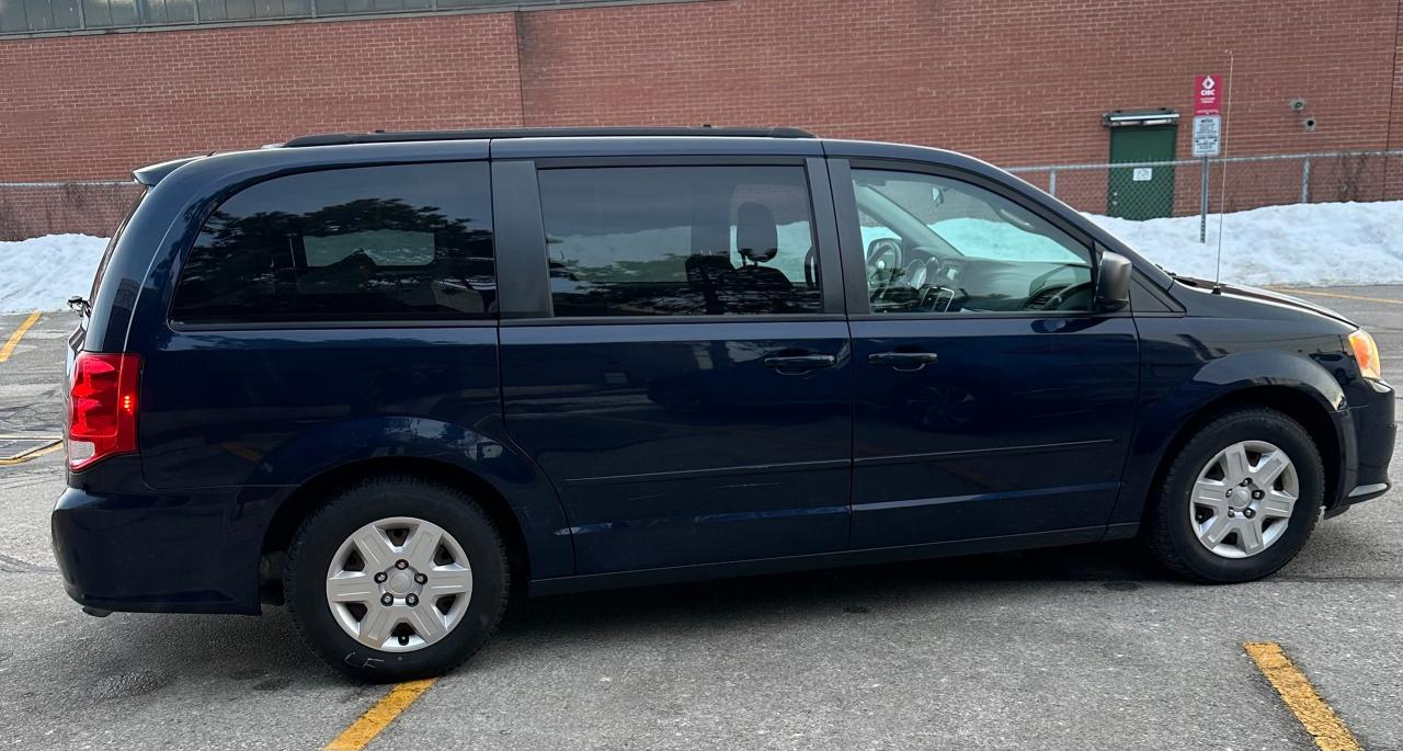 2013 Dodge Grand Caravan SXT Photo3