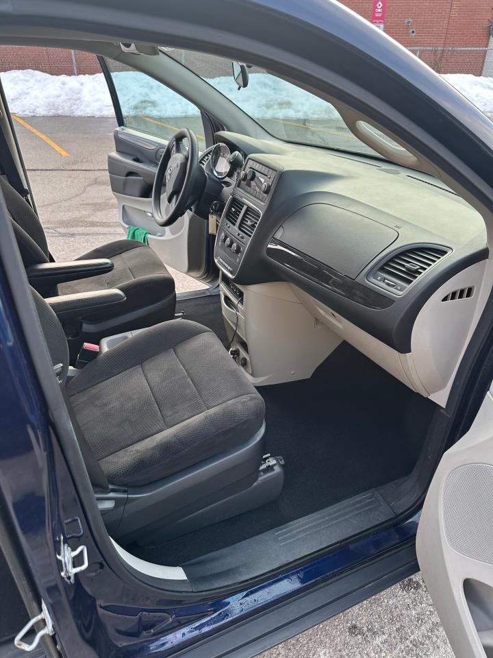 2013 Dodge Grand Caravan SXT - Photo #8