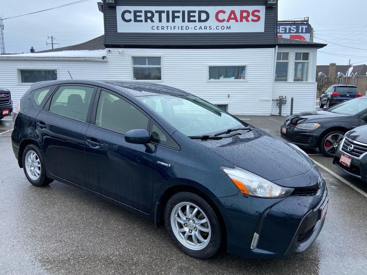 Used 2017 Toyota Prius v ** BACK CAM, CRUISE, BLUETOOTH ** for sale in St Catharines, ON